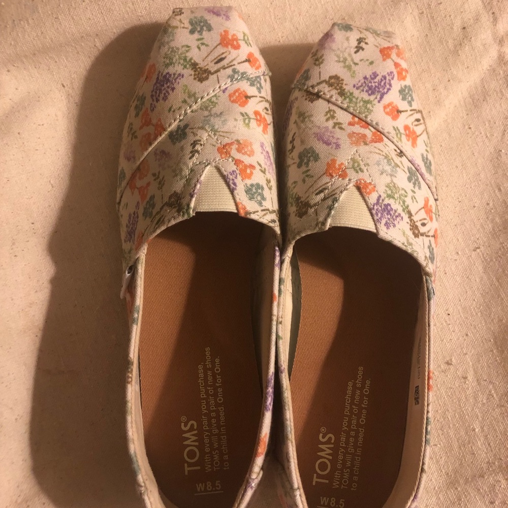 TOMS Classic Canvas Slip-Ons